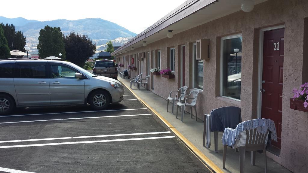 Swiss Sunset Inn ペンティクトン エクステリア 写真