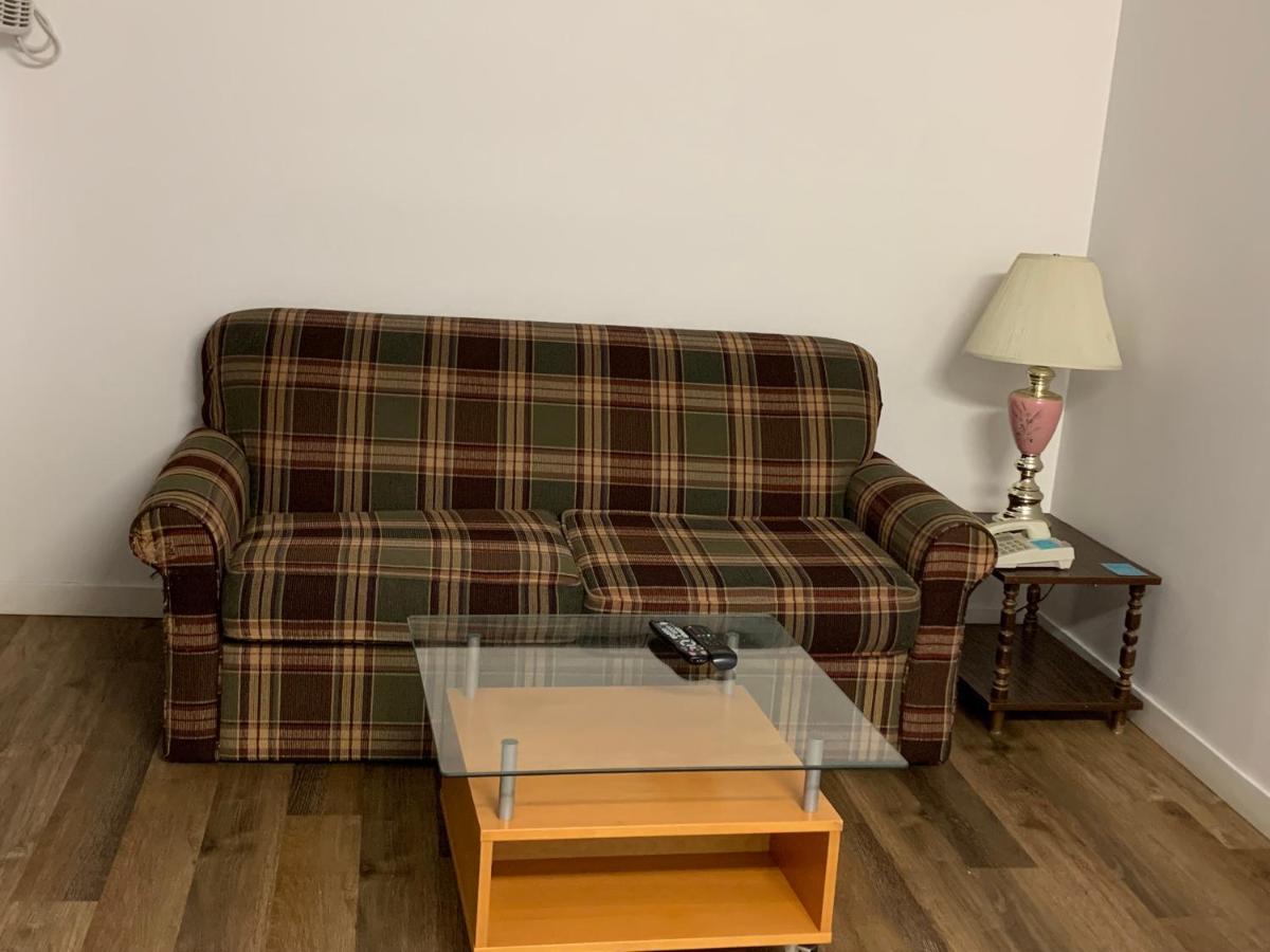 Swiss Sunset Inn ペンティクトン エクステリア 写真