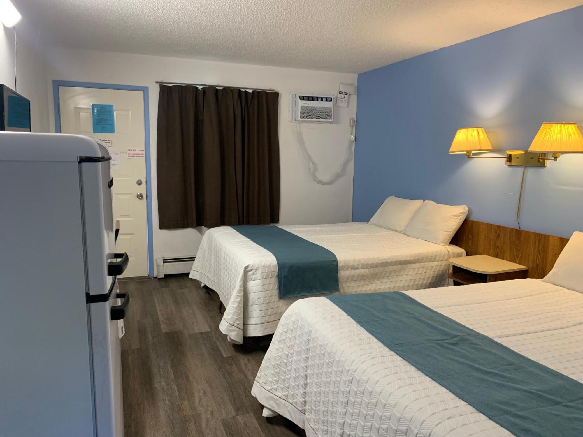 Swiss Sunset Inn ペンティクトン エクステリア 写真